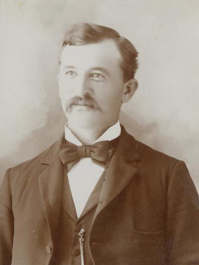 <p xmlns:its="http://www.w3.org/2005/11/its" xmlns="http://www.w3.org/1999/xhtml">  Portrait of Joseph G. Nelson of Preston, Idaho, taken circa 1898.</p>
<p xmlns:its="http://www.w3.org/2005/11/its" xmlns="http://www.w3.org/1999/xhtml"><a href="https://dcms.lds.org/delivery/DeliveryManagerServlet?dps_pid=IE4237425">CHL PH 1700 783</a></p>